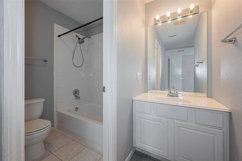 Fourth Bedroom's Sink of Jack and Jill Bathroom shared with Fifth Bedroom