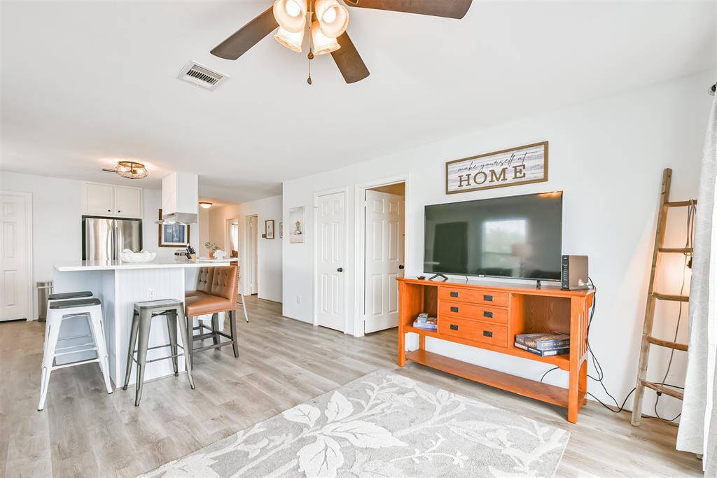 OPEN TO KITCHEN