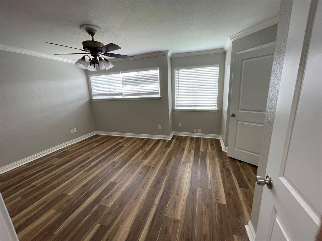 Secondary bedroom
