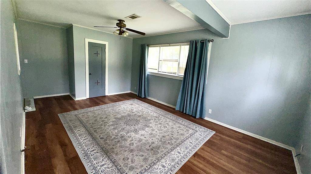2nd Living room off kitchen. Could be converted to 3rd bedroom