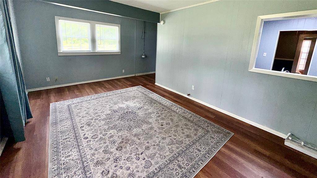 2nd Living room off kitchen. Could be converted to 3rd bedroom