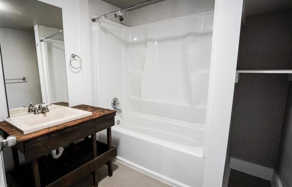 Unit B bath