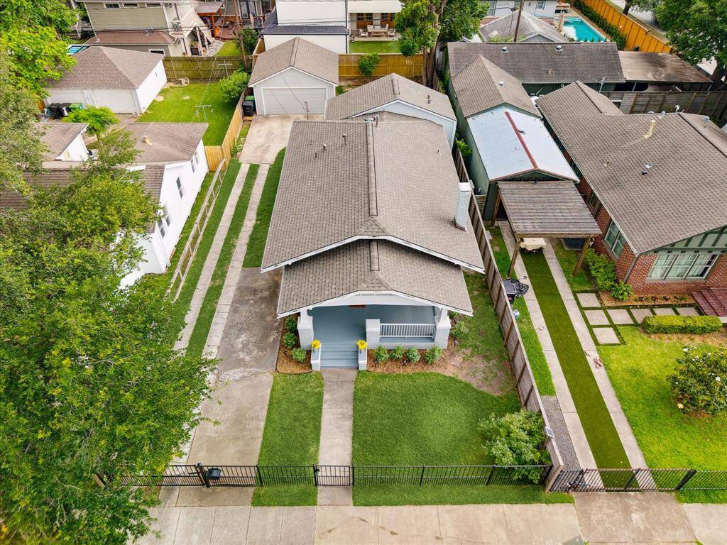 Aerial view of the oversized lot.