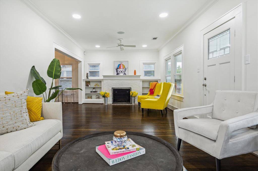Ceiling speakers throughout the home, connectable via AV wall outlets.