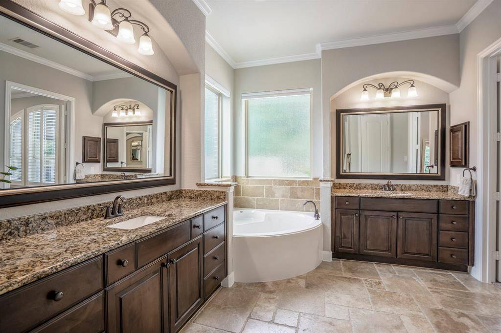 Double sink and vanity areas
