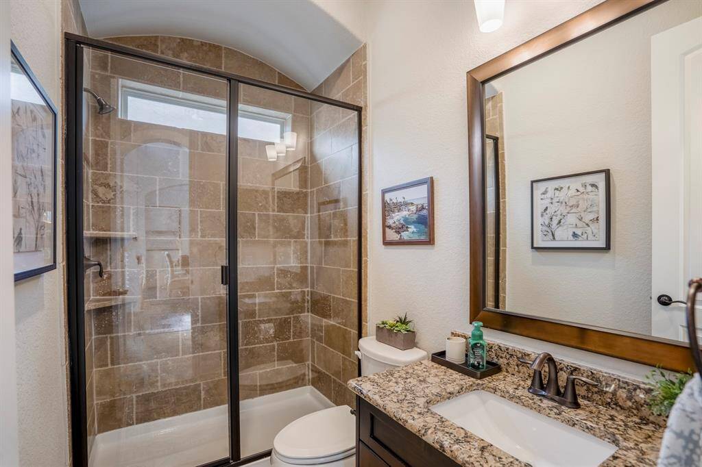 Downstairs full bathroom