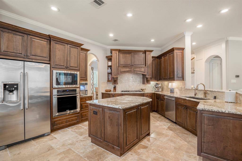 Spacious kitchen with island and lots of counter space