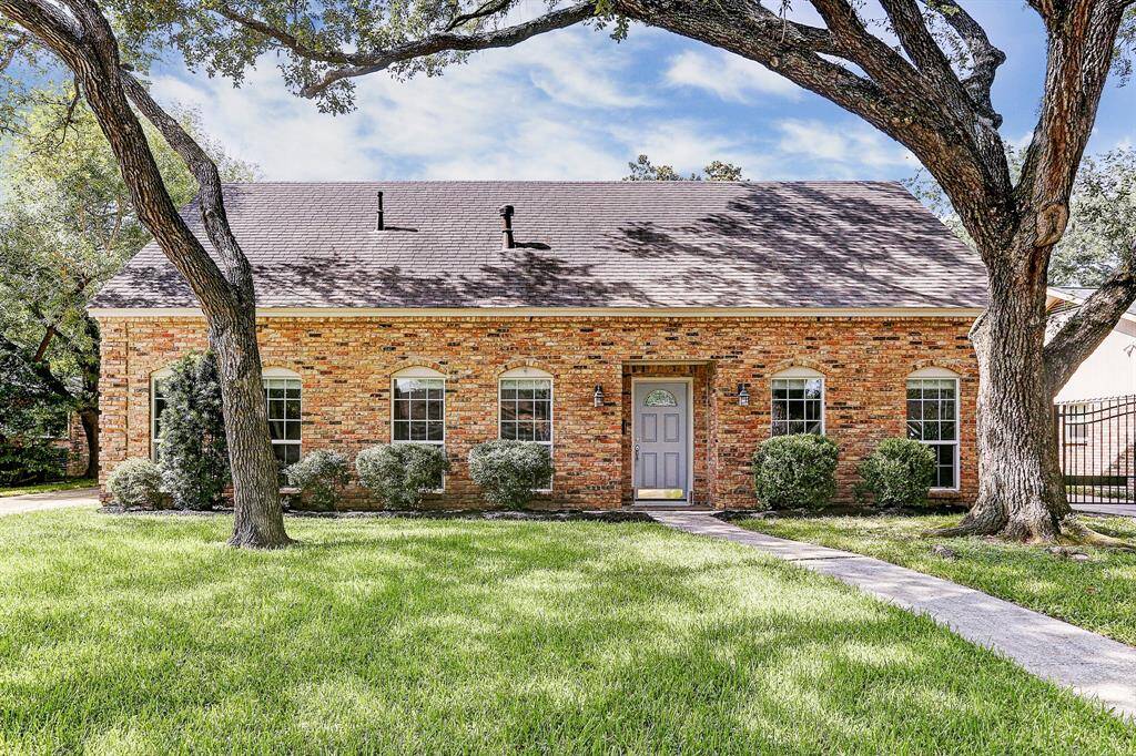 Beautiful Memorial Hollow CDS Home Upgraded In 2020