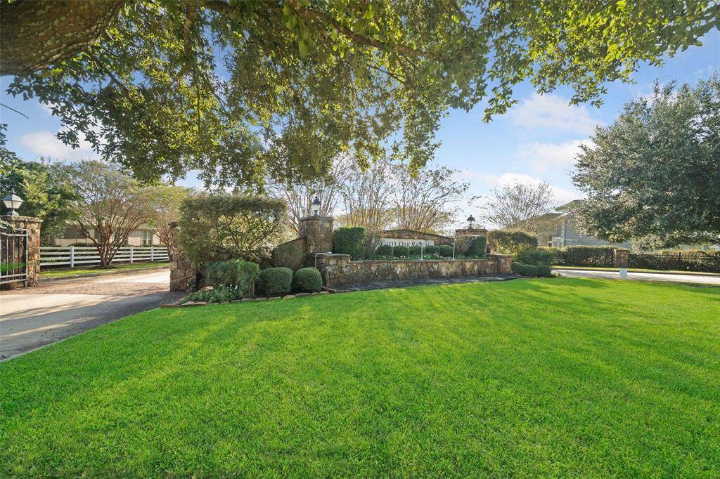 White Oak Ranch privacy gates.