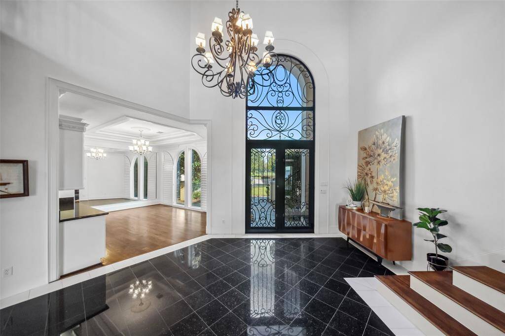 Grand entry off front courtyard.