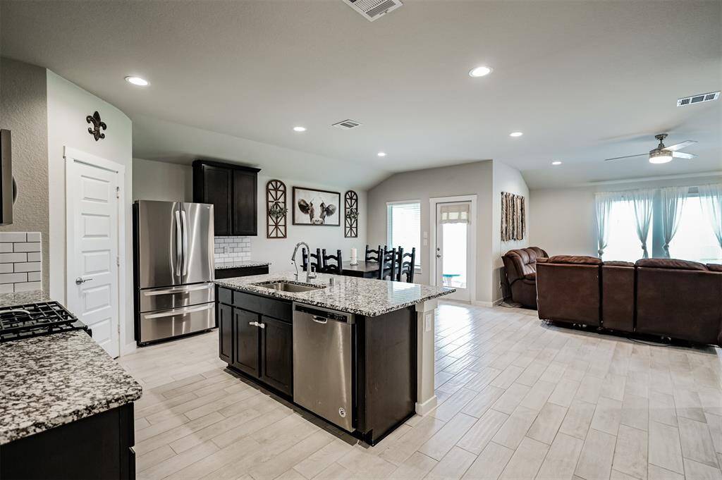Open floor plan!
