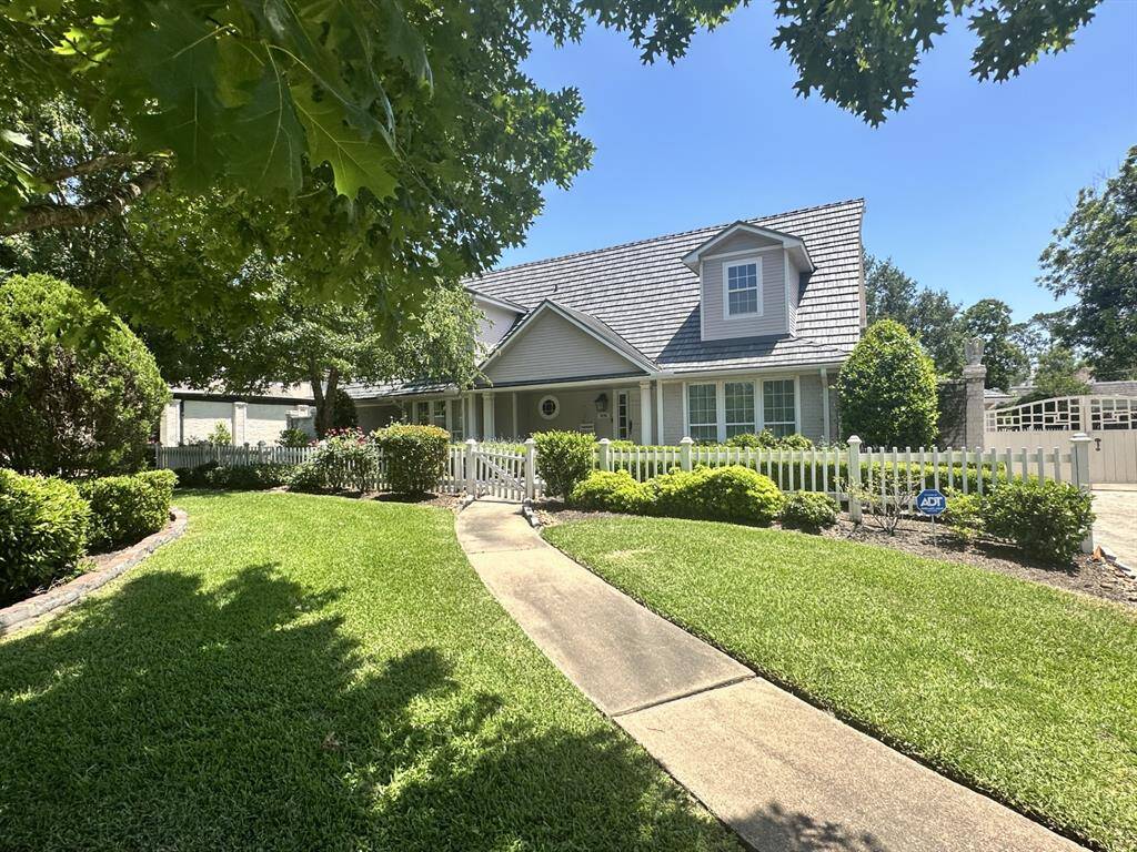 This adorable home is over 4000 sf and has two bedrooms down.