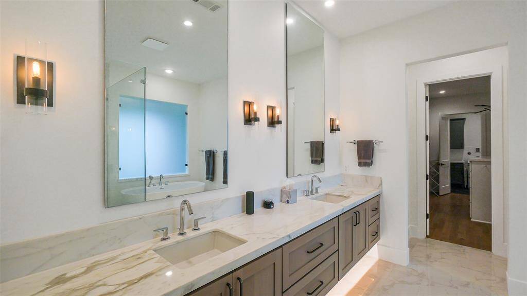 Primary bath