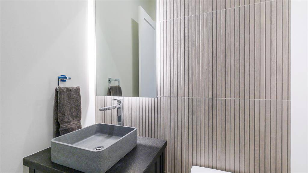 Third floor 1/2 bath