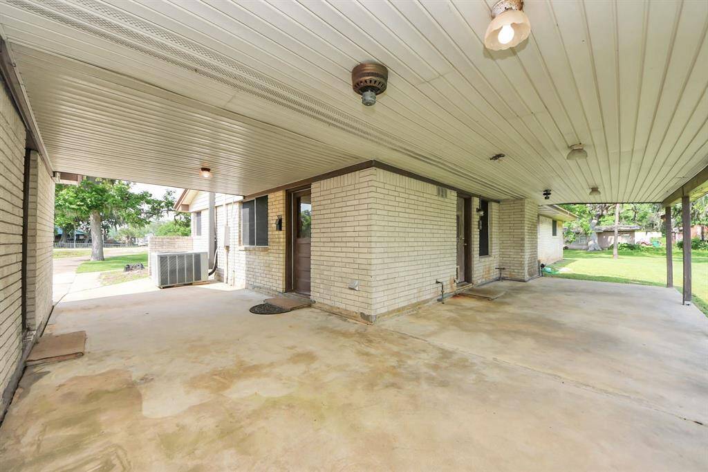 Covered porch and breezeway