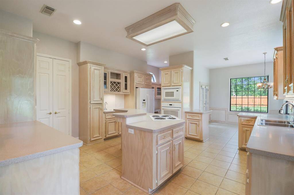 Spacious kitchen