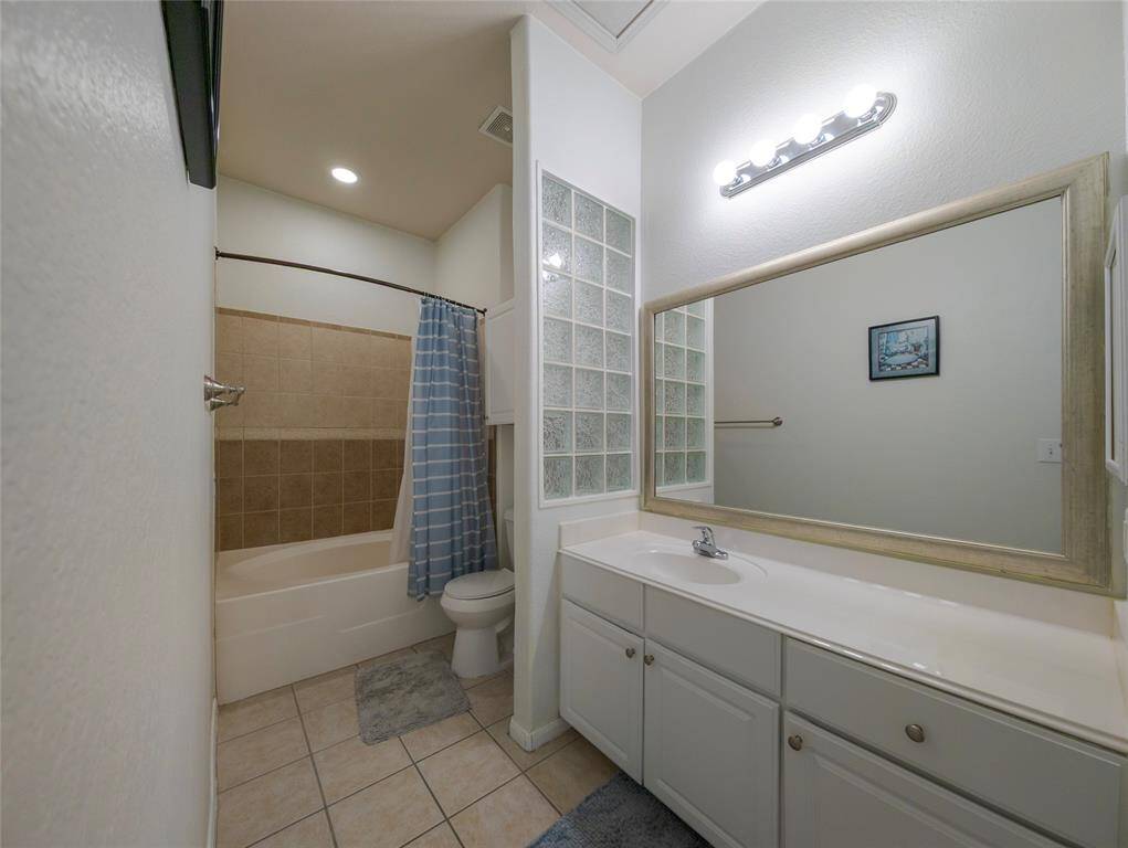 Secondary bathroom