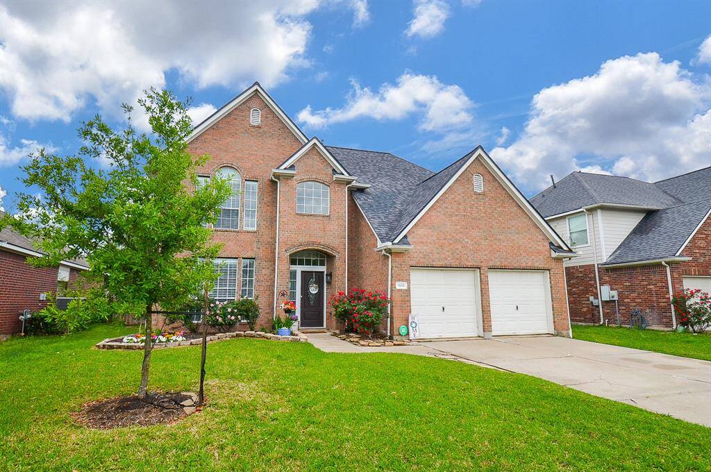 Well appointed with impeccable curb appeal. On a cul-d-sac.
