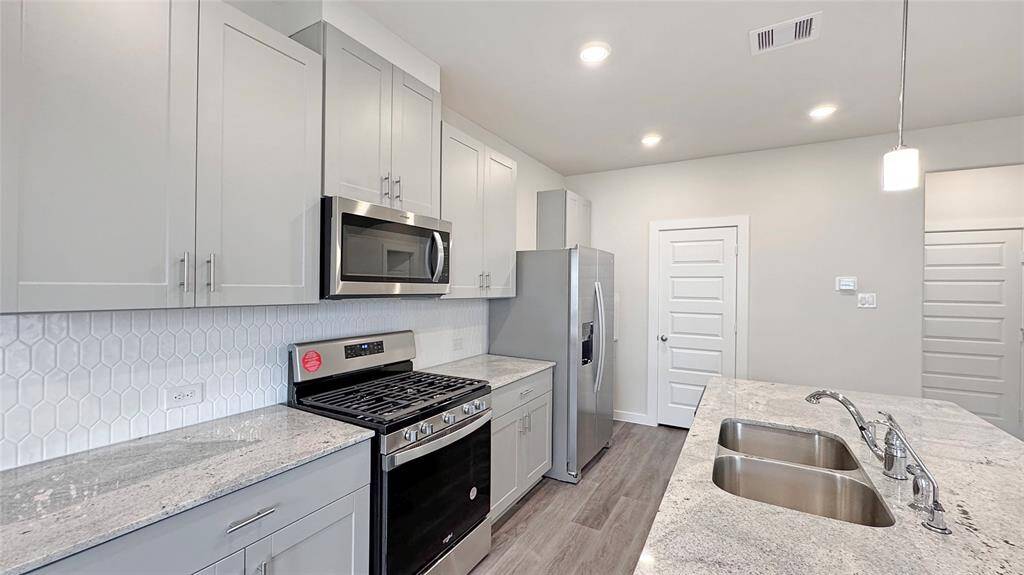 Modern kitchen!