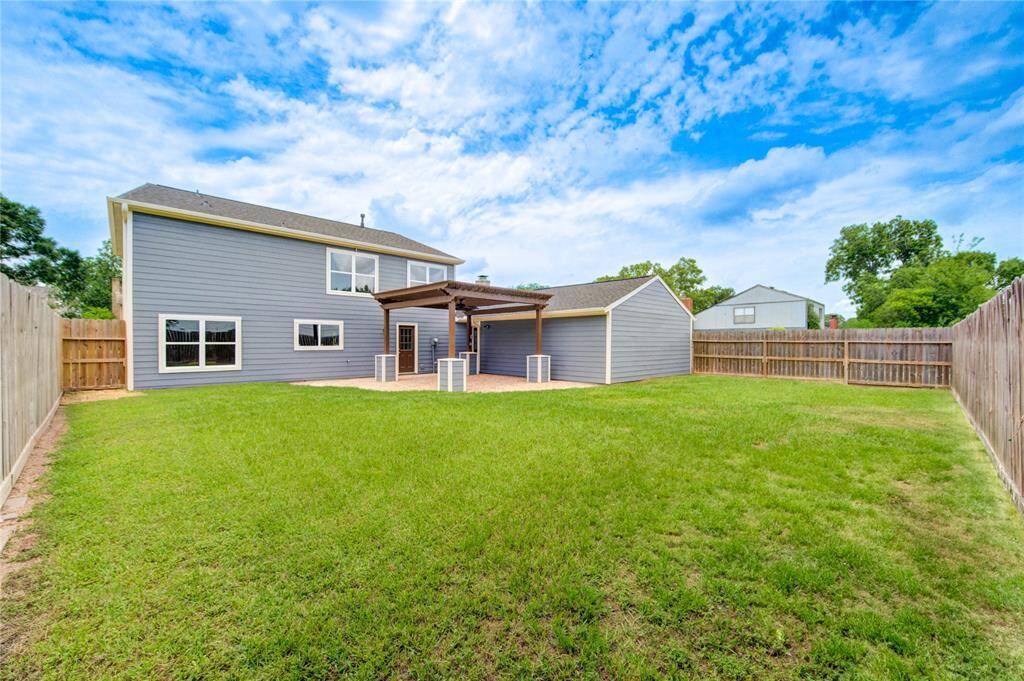 What a great sized backyard space, ready for your design ideas.  The patio area is perfect for grilling and backyard barbecues!