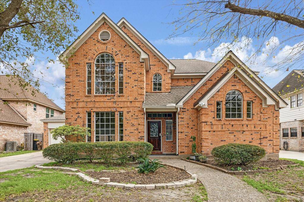 Welcome to this beautifully updated home, ideally located on a charming block in the desirable Olde Oaks subdivision!