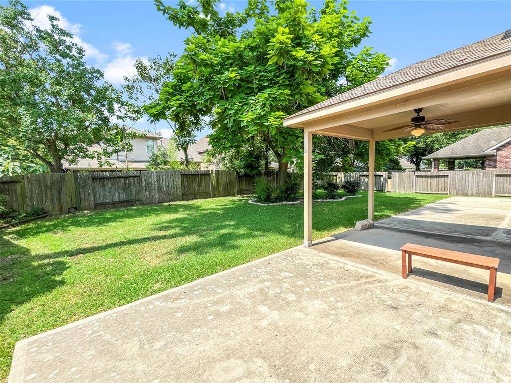 Large backyard perfect for entertaining