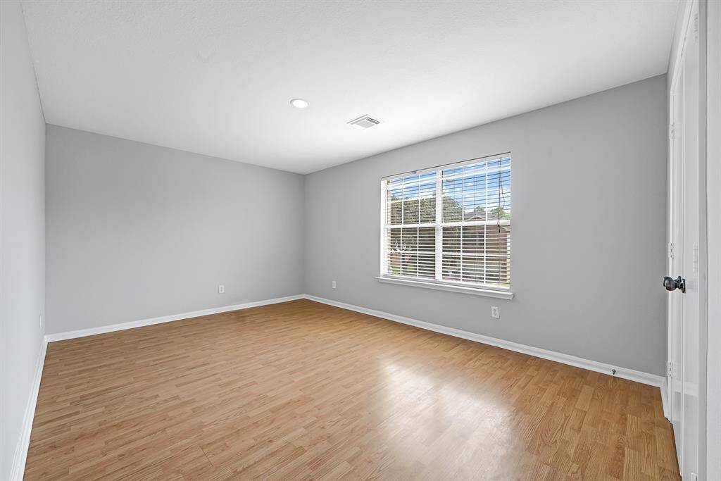 Guest bedroom 2