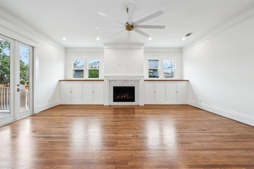 Same family room.