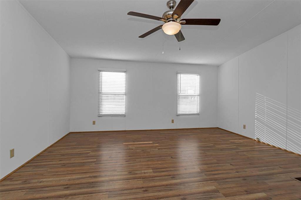 Large primary bedroom