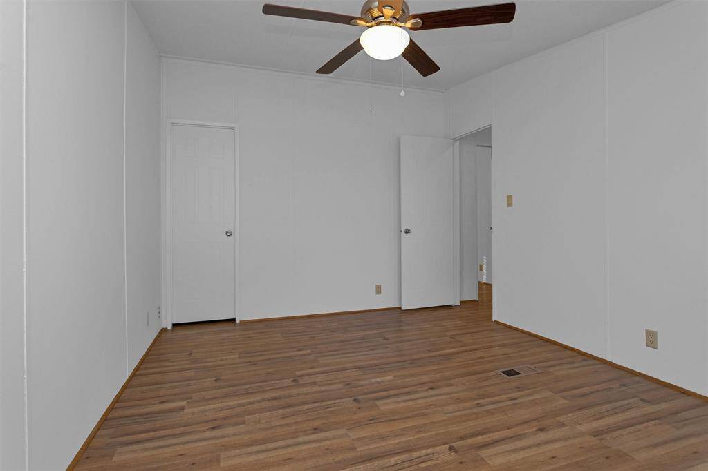 All bedrooms have walk-in closets