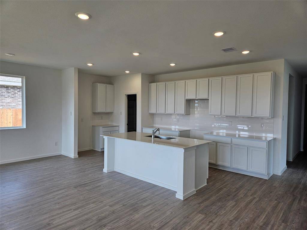 *Not actual home, pictures representative of same floor plan*