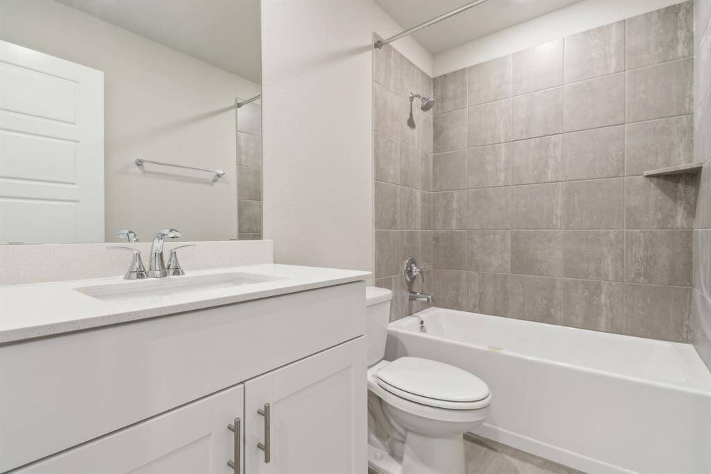 Photo is not of the actual home but is an inspirational photo of builder’s model home and may depict options, furnishings, and/or decorator features that are not included.