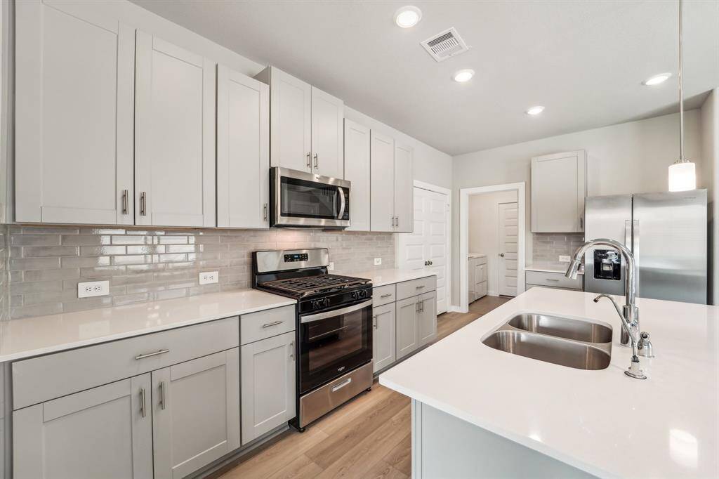 Photo is not of the actual home but is an inspirational photo of builder’s model home and may depict options, furnishings, and/or decorator features that are not included.