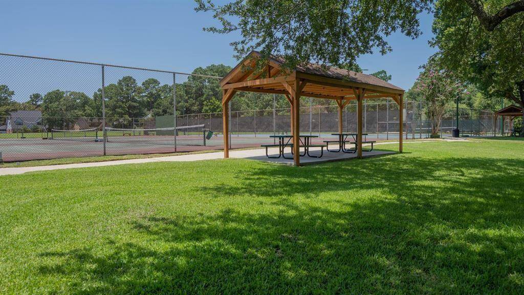 Multiple picnic areas.