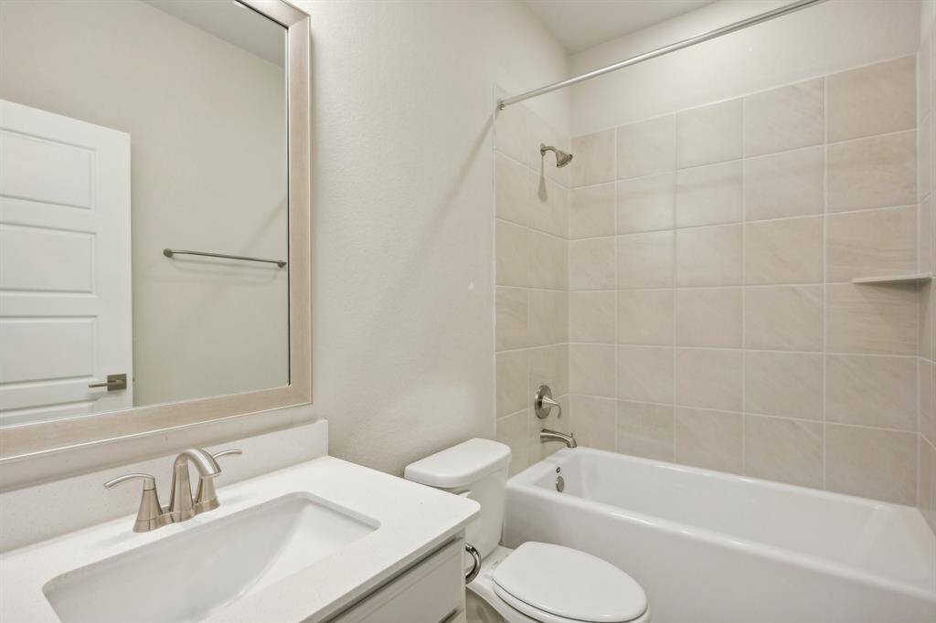Photo is not of the actual home but is an inspirational photo of builder’s model home and may depict options, furnishings, and/or decorator features that are not included.