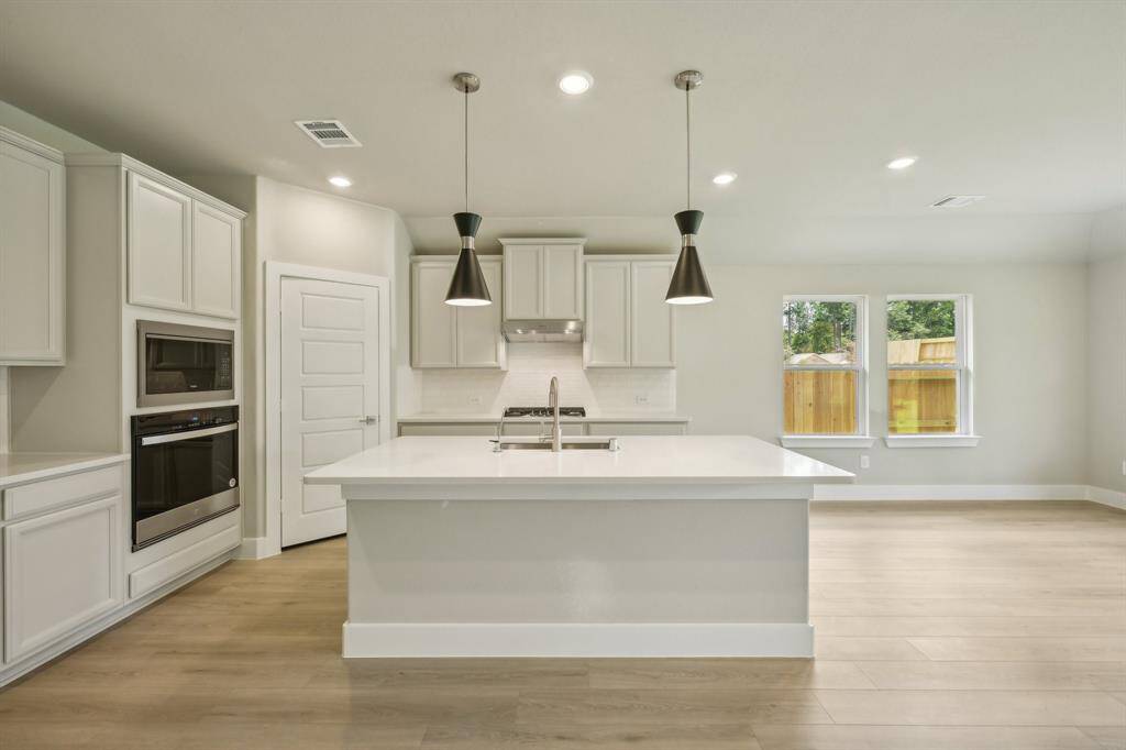 Photo is not of the actual home but is an inspirational photo of builder’s model home and may depict options, furnishings, and/or decorator features that are not included.