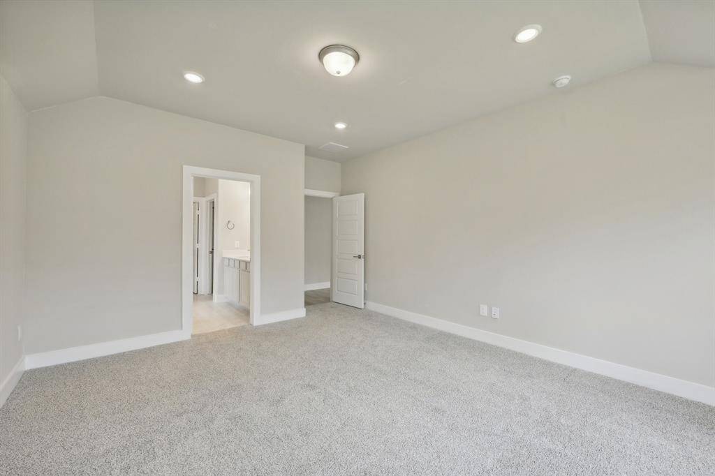 Photo is not of the actual home but is an inspirational photo of builder’s model home and may depict options, furnishings, and/or decorator features that are not included.