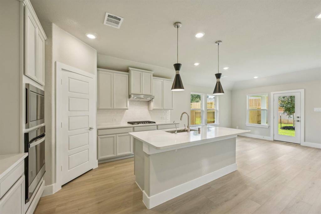 Photo is not of the actual home but is an inspirational photo of builder’s model home and may depict options, furnishings, and/or decorator features that are not included.
