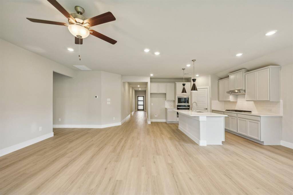 Photo is not of the actual home but is an inspirational photo of builder’s model home and may depict options, furnishings, and/or decorator features that are not included.