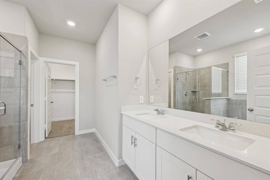 Photo is not of the actual home but is an inspirational photo of builder’s model home and may depict options, furnishings, and/or decorator features that are not included.