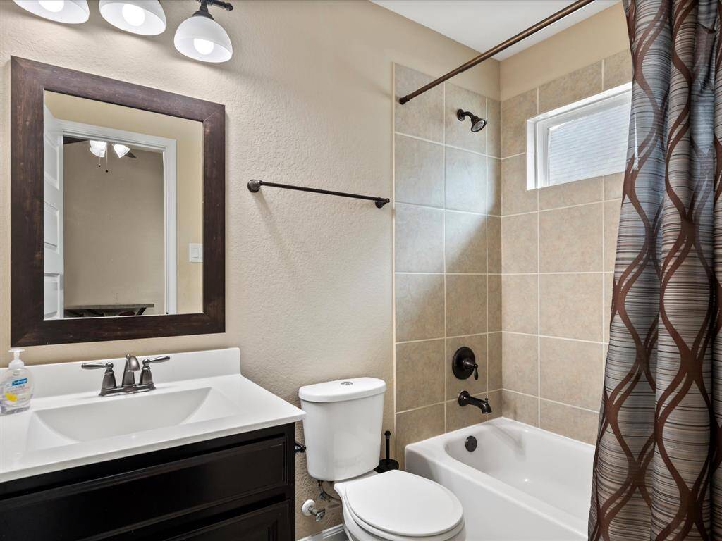 Upstairs Secondary Bedroom with en-suite bathroom