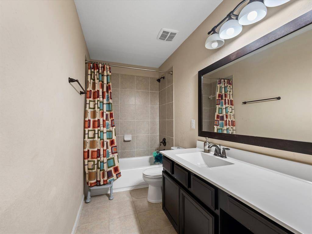 Upstairs Full Bath