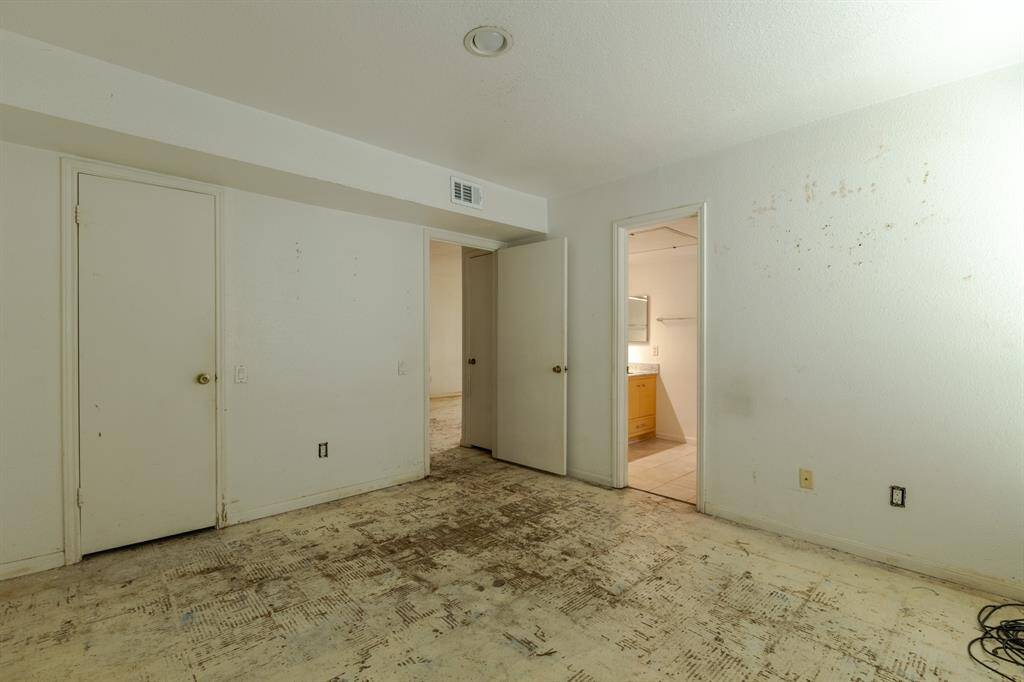 Back bedroom