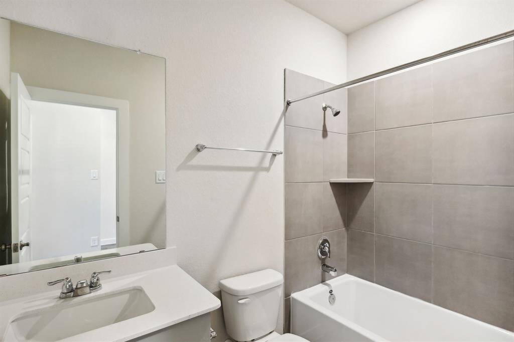 Photo is not of the actual home but is an inspirational photo of builder’s model home and may depict options, furnishings, and/or decorator features that are not included.