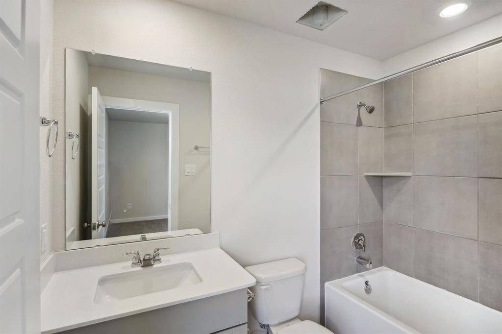 Photo is not of the actual home but is an inspirational photo of builder’s model home and may depict options, furnishings, and/or decorator features that are not included.