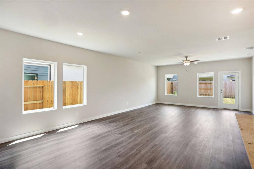 Photo is not of the actual home but is an inspirational photo of builder’s model home and may depict options, furnishings, and/or decorator features that are not included.