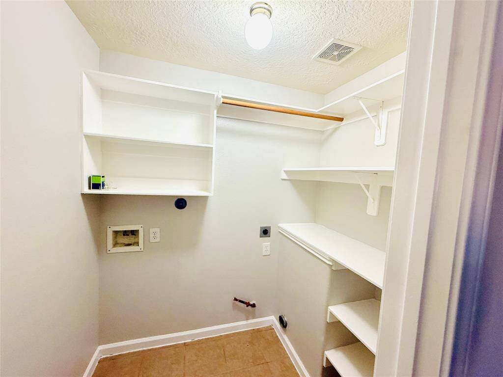 Walk-in closet