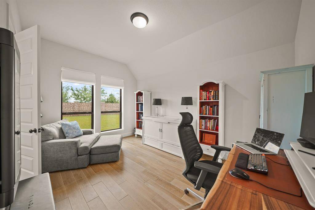 Bedroom #2 is a spacious & adaptable room, perfect for a guest bedroom, additional home office, or a children's room.