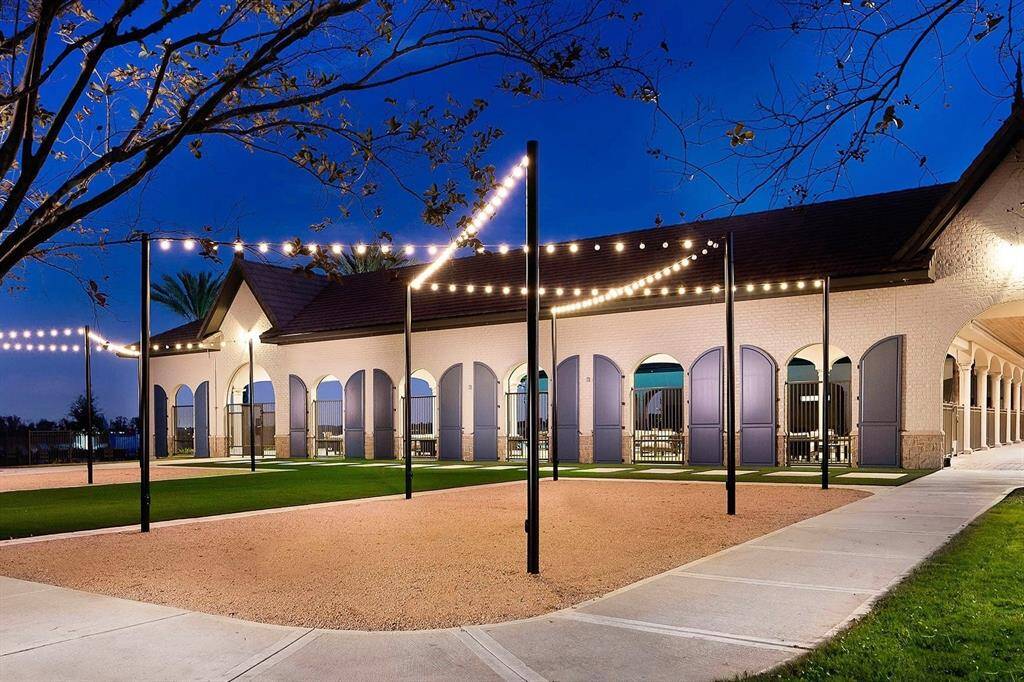 Gather at Amira’s event lawn, lit with café lights — ideal for resident events or casual gatherings. With the playground nearby, kids enjoy endless outdoor fun while you connect with neighbors.