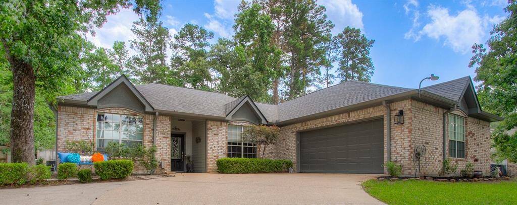 Beautiful home in Elkins Lake ... ready for new owners!